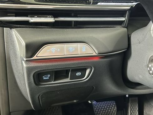 Used 2025 Genesis GV80 2.5T Standard AWD/4WD image 19