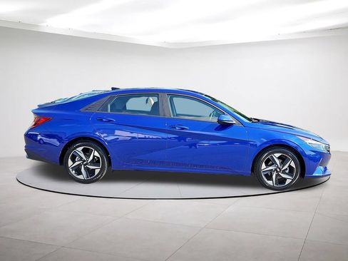 Used 2023 Hyundai Elantra SEL w/ Convenience Package FWD image 8