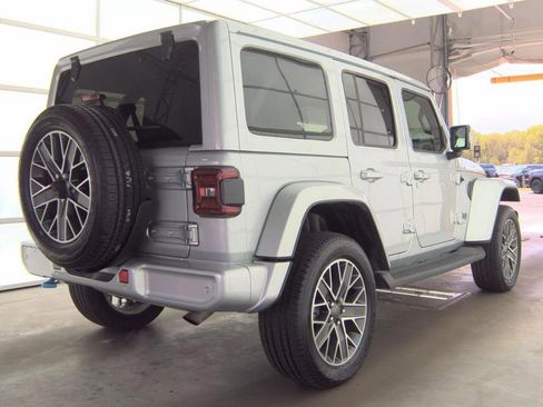 Used 2023 Jeep Wrangler Unlimited Sahara AWD/4WD image 4