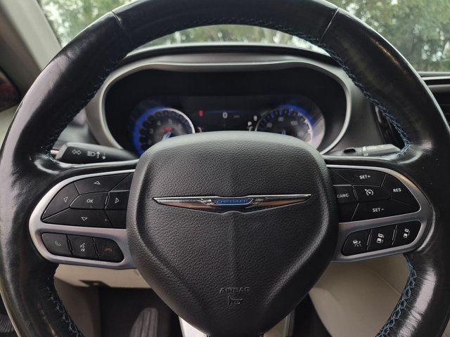 Used 2021 Chrysler Pacifica Touring-L FWD image 12