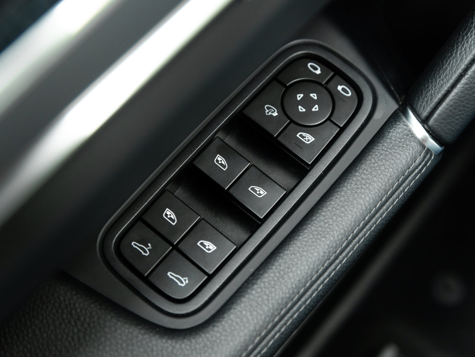 Certified 2023 Porsche Cayenne S Platinum AWD/4WD image 19