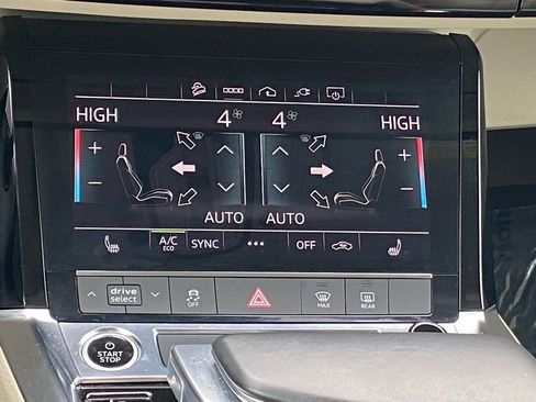 Used 2022 Audi e-tron Premium w/ Convenience Plus Package image 11