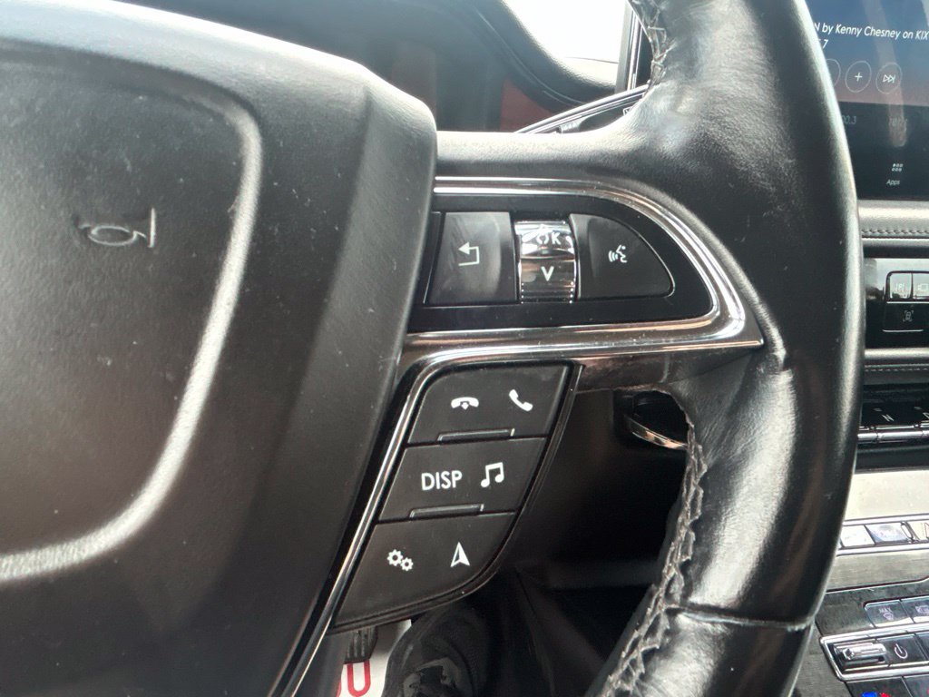 Used 2022 Lincoln Nautilus Reserve w/ Luxury Package AWD/4WD image 26