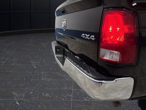 Used 2022 RAM 1500 Classic SLT image 30