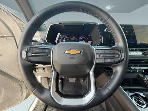 Used 2024 Chevrolet Colorado LT w/ LT Convenience Package II AWD/4WD image 11