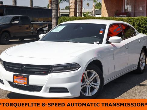 Used 2019 Dodge Charger SXT image 4