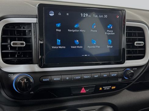 Certified 2024 Hyundai Venue Limited FWD image 15
