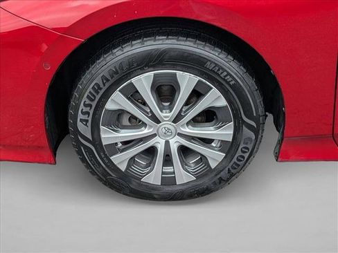 Used 2018 Toyota Prius Prime Advanced image 24