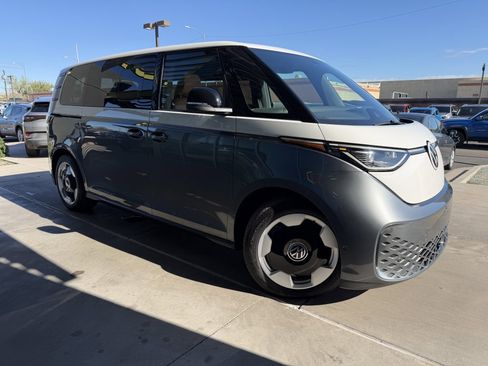 Used 2025 Volkswagen ID. Buzz Pro S Plus image 6
