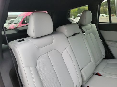 New 2026 Jeep Cherokee Limited AWD/4WD image 35