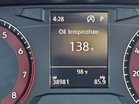 Used 2020 Volkswagen Jetta SE w/ SE Cold Weather Package image 11