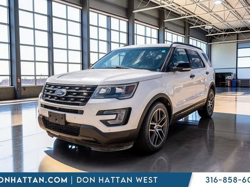 Used 2016 Ford Explorer Sport w/ Equipment Group 401A AWD/4WD image 30