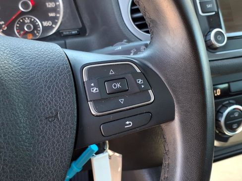 Used 2013 Volkswagen Tiguan S image 30