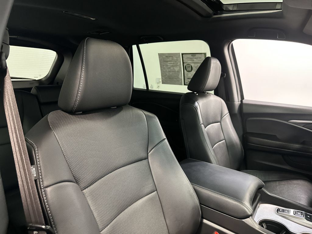 Used 2024 Honda Passport EX-L image 97