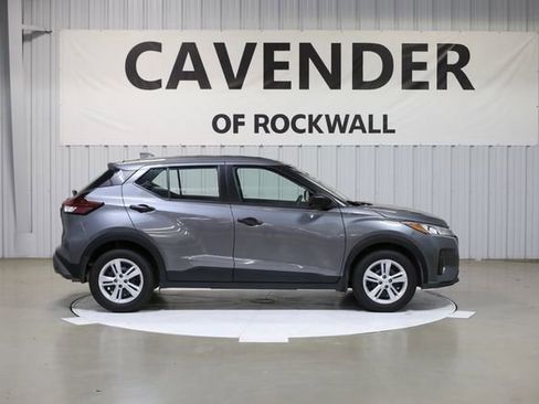 Certified 2025 Nissan Kicks Play S image 6