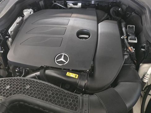 Used 2022 Mercedes-Benz GLC 300 4MATIC w/ AMG Line image 7
