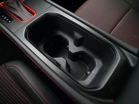 Certified 2025 Nissan Kicks SR image 16