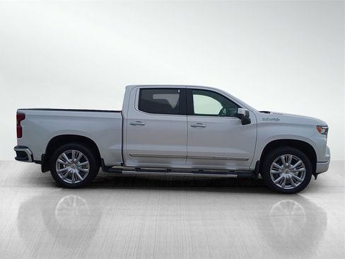 Used 2024 Chevrolet Silverado 1500 High Country w/ High Country Premium Package image 4