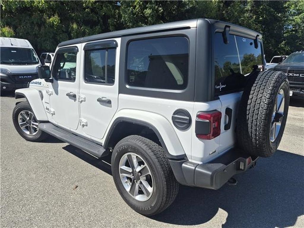 Used 2022 Jeep Wrangler Unlimited Sahara w/ LED Lighting Group AWD/4WD image 4