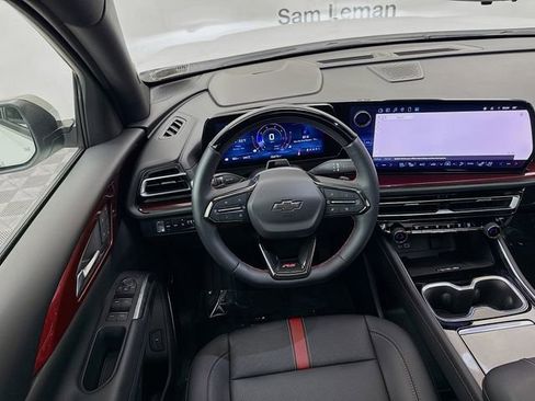 Used 2024 Chevrolet Traverse RS image 27