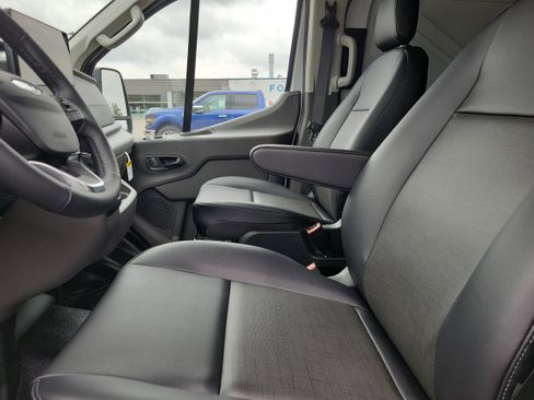 New 2026 Ford Transit 150 Low Roof RWD image 16