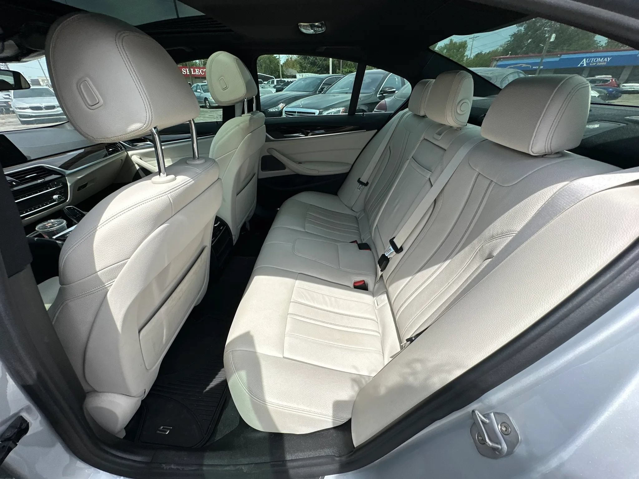 Used 2018 BMW 530e w/ Premium Package 2 RWD image 16