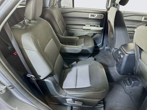 Used 2022 Ford Explorer XLT AWD/4WD image 12