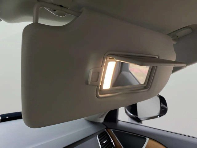Used 2024 Volvo XC90 T8 Plus w/ Protection Package Premier AWD/4WD image 58