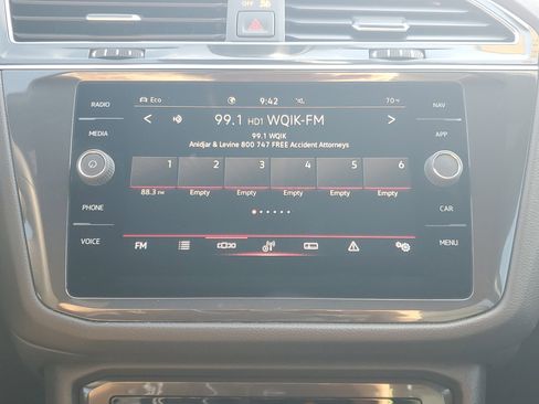 Used 2022 Volkswagen Tiguan SEL R-Line image 34