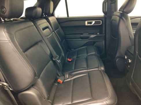 Used 2020 Ford Explorer XLT w/ Equipment Group 202A RWD image 19