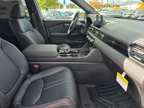 New 2025 Honda Pilot TrailSport image 5