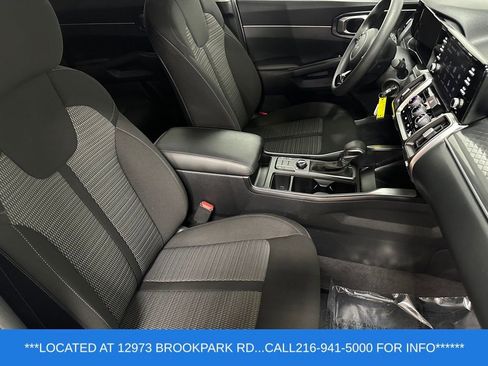 Used 2023 Kia Sorento LX AWD/4WD image 26