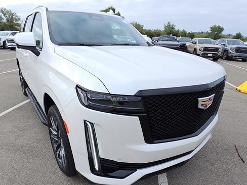 Used 2024 Cadillac Escalade Sport AWD/4WD image 7
