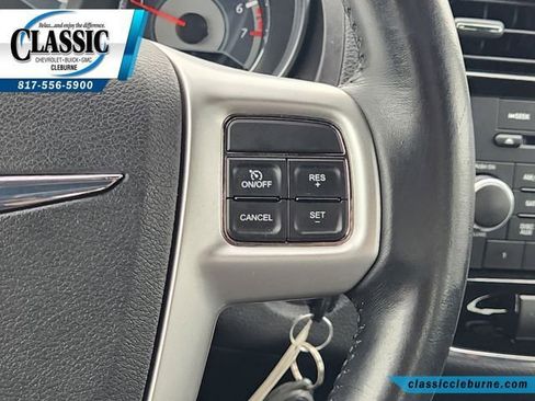 Used 2012 Chrysler 200 Touring FWD image 27