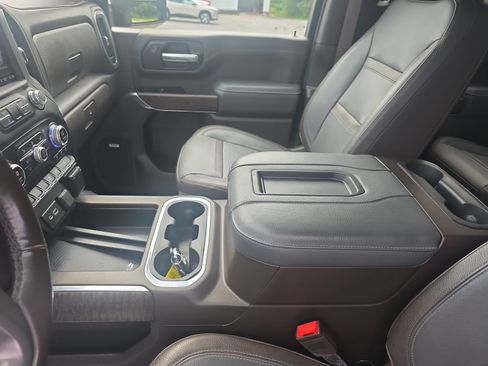 Used 2022 GMC Sierra 3500 Denali w/ Denali Ultimate Package AWD/4WD image 23