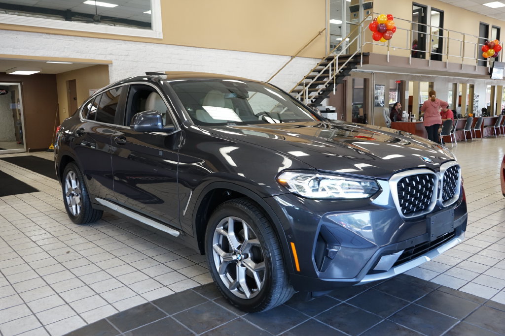 Used 2022 BMW X4 xDrive30i w/ Parking Assistance Package AWD/4WD image 19