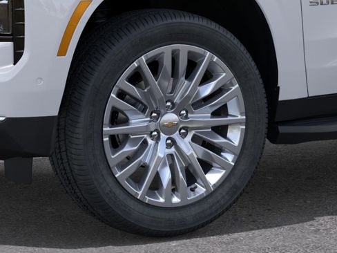 New 2026 Chevrolet Suburban LT w/ Comfort Package AWD/4WD image 10