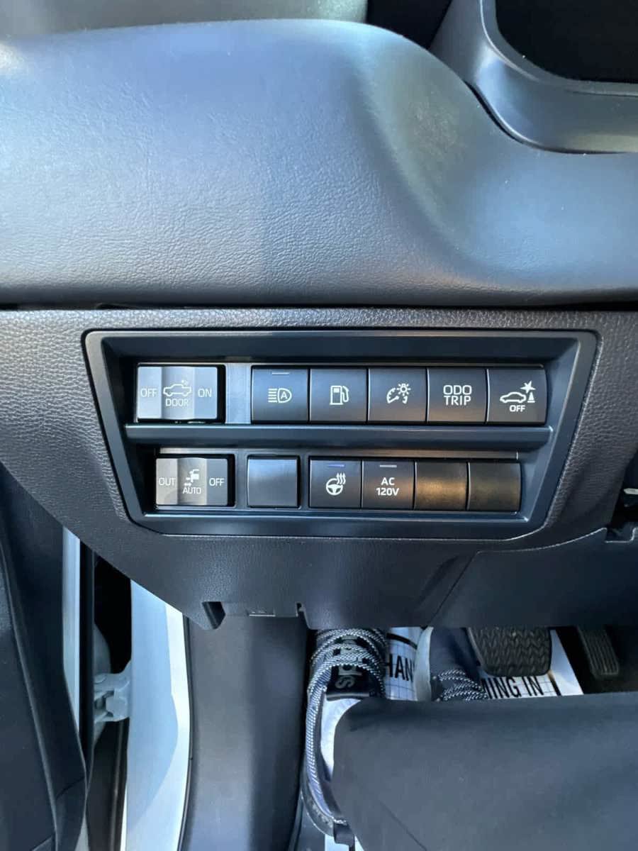 Used 2024 Toyota Tundra Platinum AWD/4WD image 23