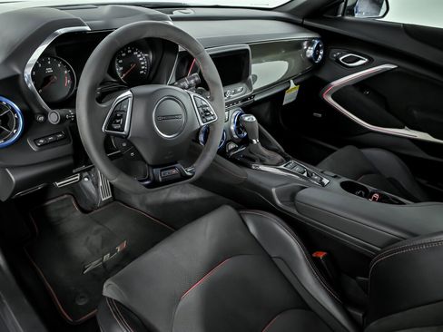 Used 2021 Chevrolet Camaro ZL1 image 21