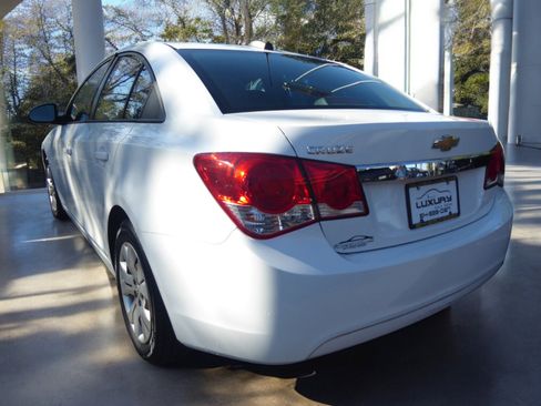 Used 2016 Chevrolet Cruze LS image 8