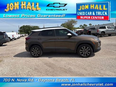 Used 2021 Chevrolet TrailBlazer ACTIV w/ Technology Package FWD image 14