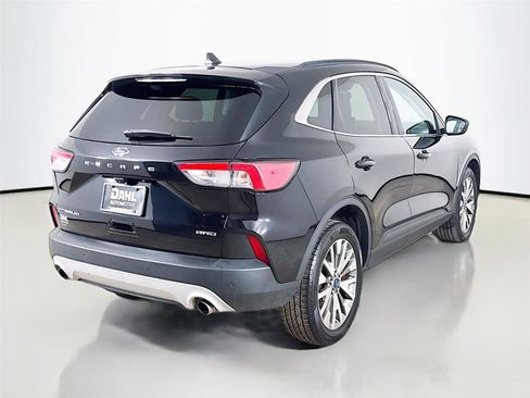 Used 2022 Ford Escape Titanium image 7