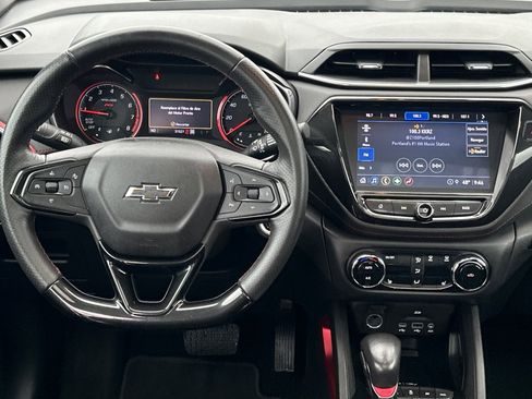 Used 2021 Chevrolet TrailBlazer RS w/ Sun and Liftgate Package image 14
