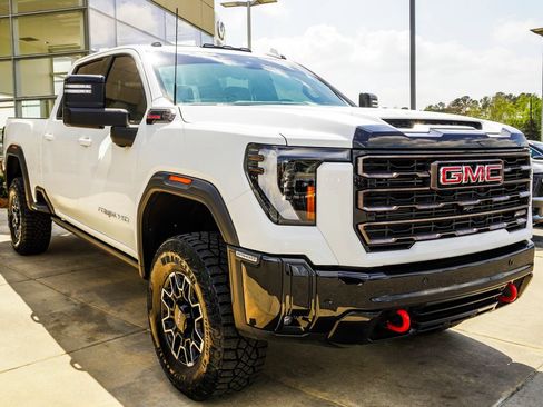 Used 2026 GMC Sierra 2500 AT4X AWD/4WD image 4