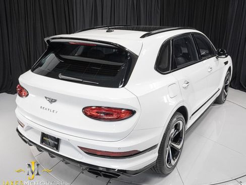 Used 2022 Bentley Bentayga AWD/4WD image 11