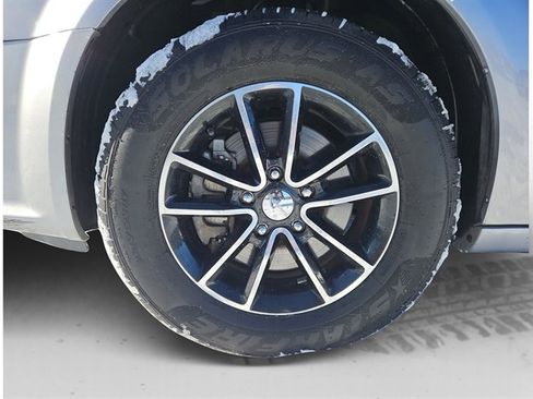 Used 2017 Dodge Grand Caravan SE image 18