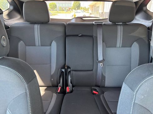 Used 2025 Chevrolet Blazer LT FWD image 39