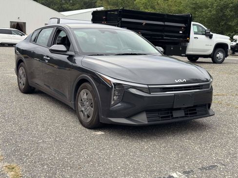 Certified 2025 Kia K4 FWD image 1