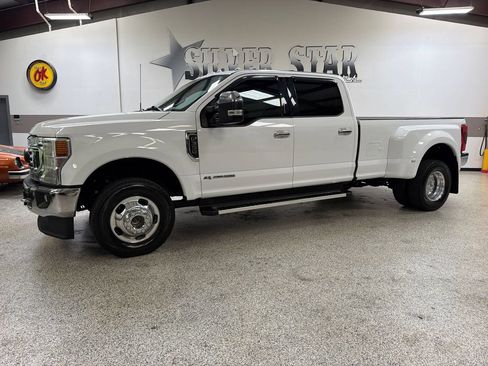 Used 2022 Ford F350 XLT w/ XLT Premium Package AWD/4WD image 1