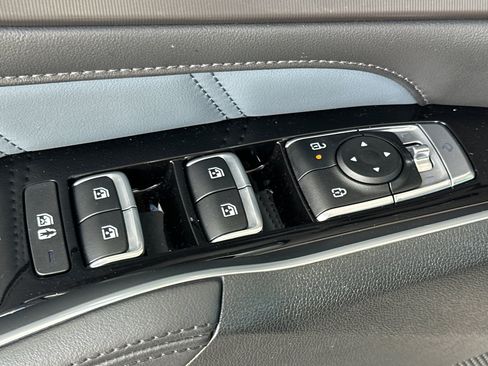 Used 2025 Kia Sorento SX Prestige AWD/4WD image 13